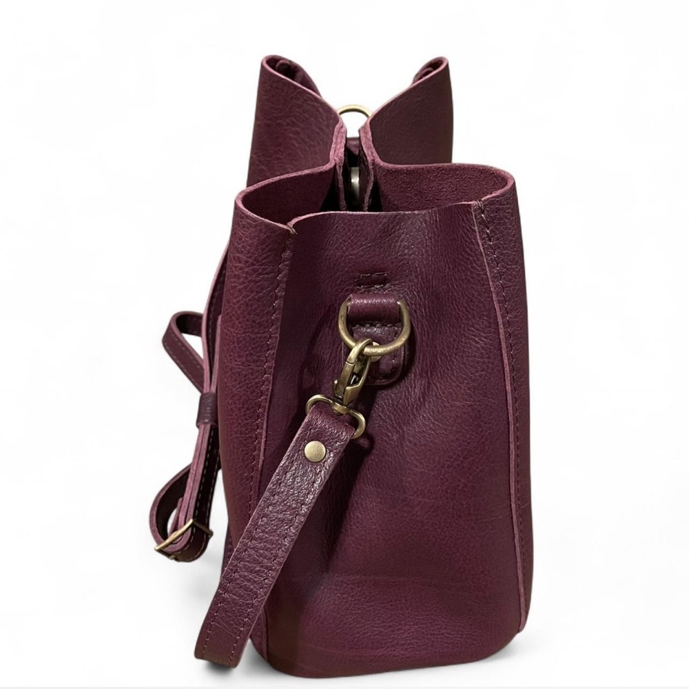 Portland Leather Company Almost Perfect Butterfly Bucket Bag - Picture 3 of 6